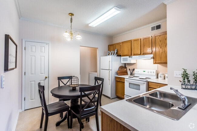 2BR, 2BA - 1,100SF - Kitchen