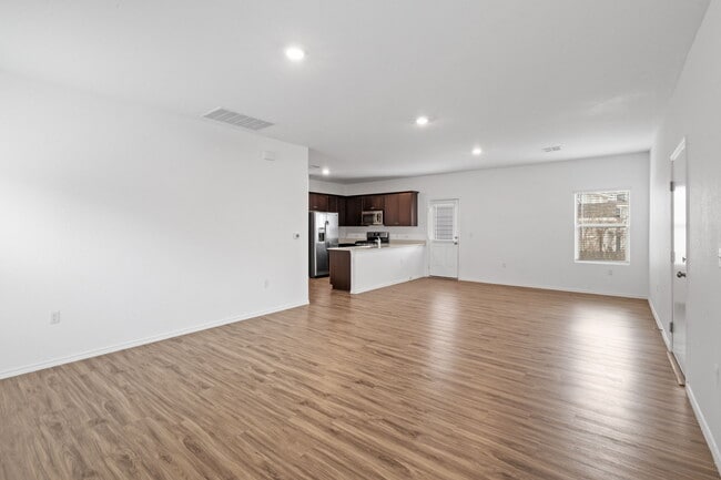 Photo - 10917 Hammonds St