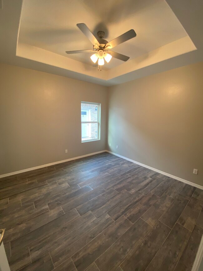 4908 N Winona Dr Unit Winona dr unit 1