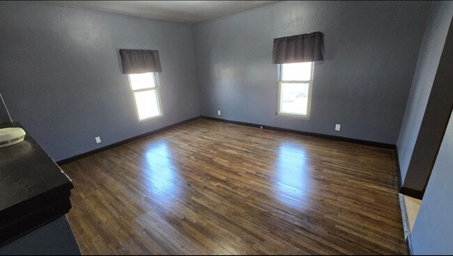 Photo - 411 5th St NW Unidad B