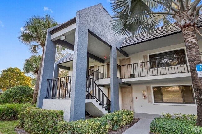 Building Photo - Palm Court at Wellington Rental