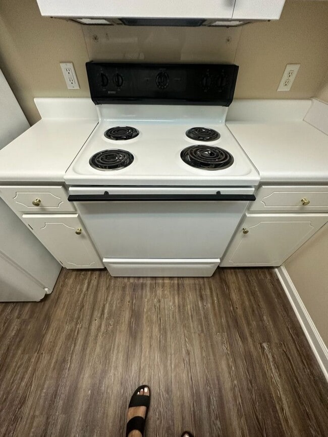 Photo - Dunwoody Subdivision - End Unit!  EXTRA PARKING!