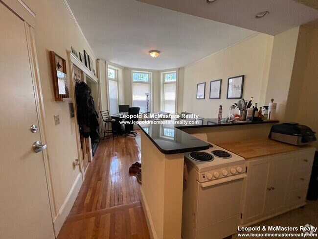 Building Photo - 50 Queensberry St Rental