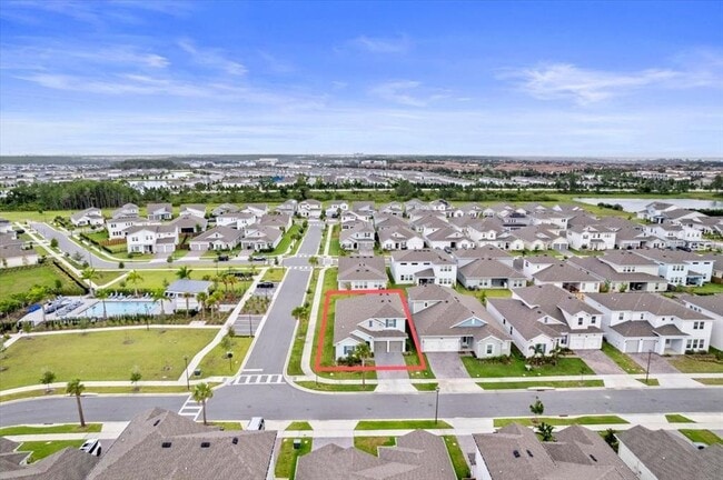 Photo - 19105 Planetree St