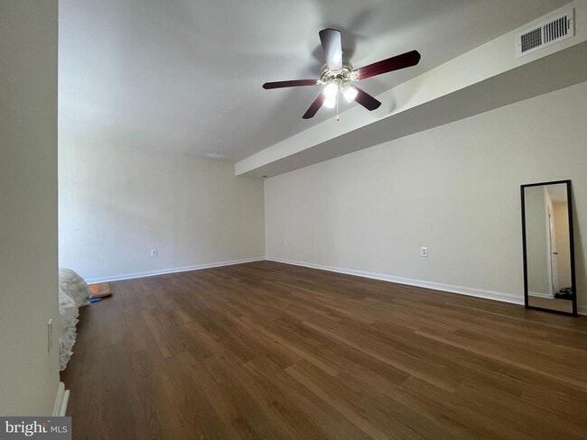 Building Photo - 4570 Conwell Dr