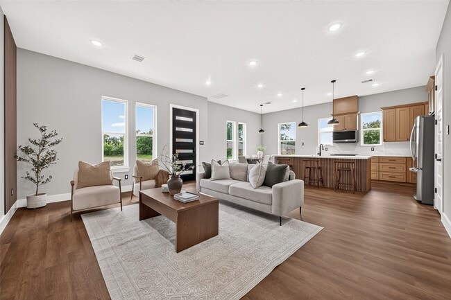 Photo - 703 Carol Lynn Dr