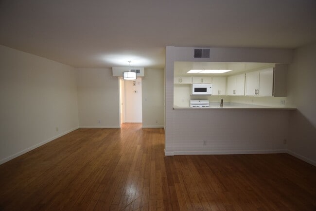 Photo - 6401 Riverton Ave Unit 103