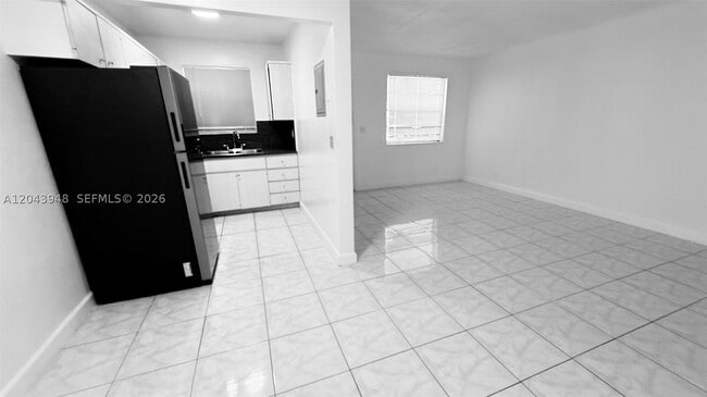 Photo - 400 SE 9th St Unit 9