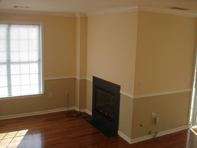 Photo - 2110 Highcourt Ln Unit #301