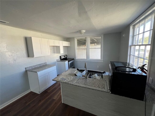 Photo - 323 S Franklin St