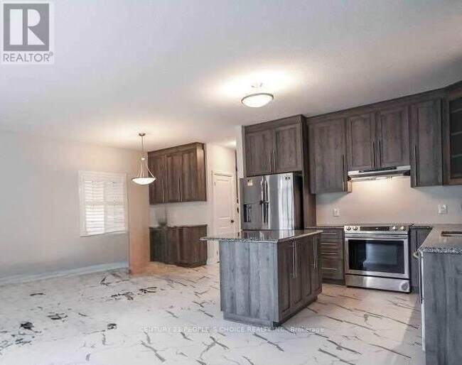 Photo - 213 Sedgewood St