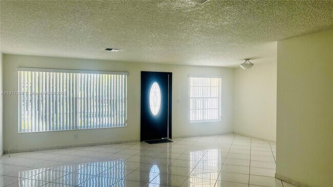 Photo - 5706 NE 17th Terrace Unit S