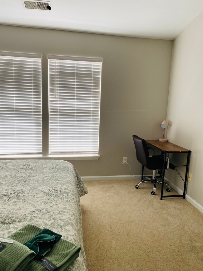 Photo - 1 Linton Hall, Bristow