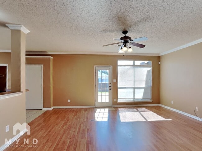 Photo - 5505 Stonemoss Dr