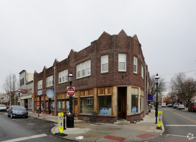Building Photo - Piazza on the Square Rental