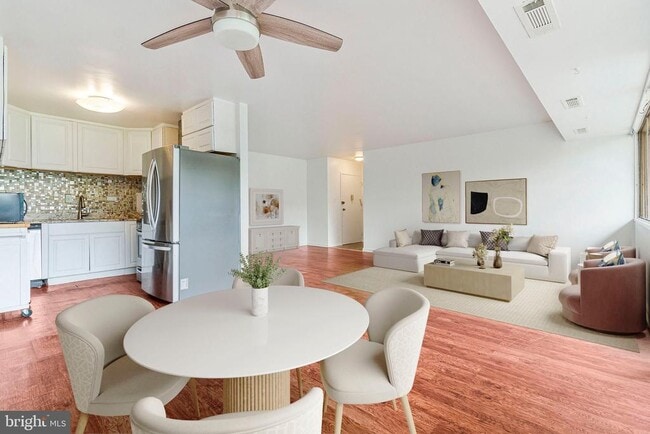 Building Photo - 5801 Quantrell Ave Unit 203 Rental