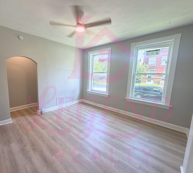 Building Photo - 2918 Miami St Unit 1F
