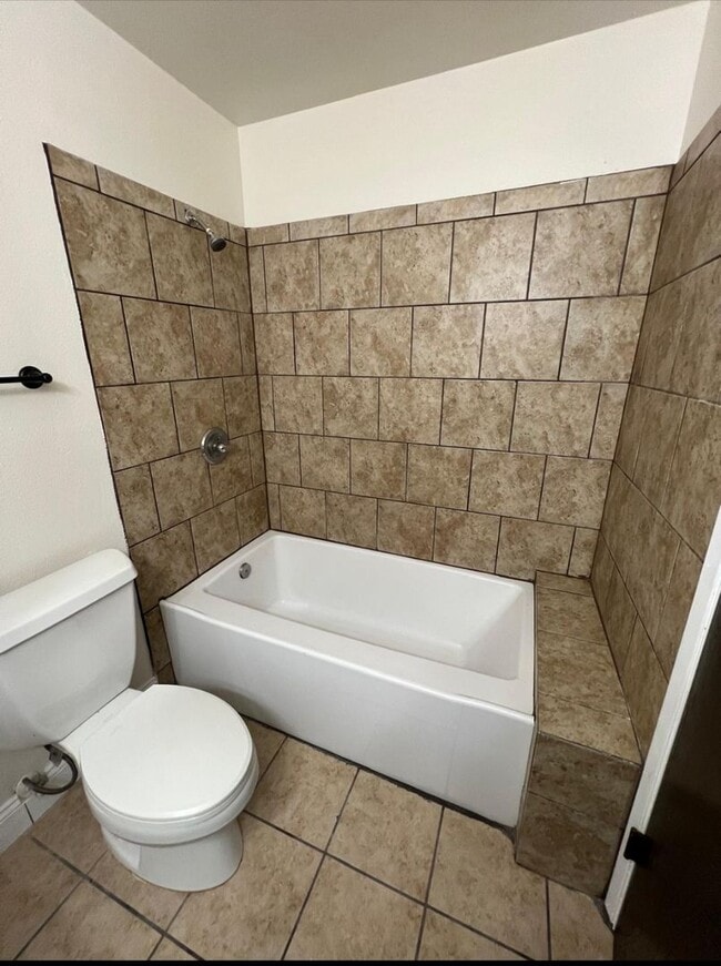 Photo - 921 Orangewood St