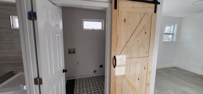 Photo - 830 Market St