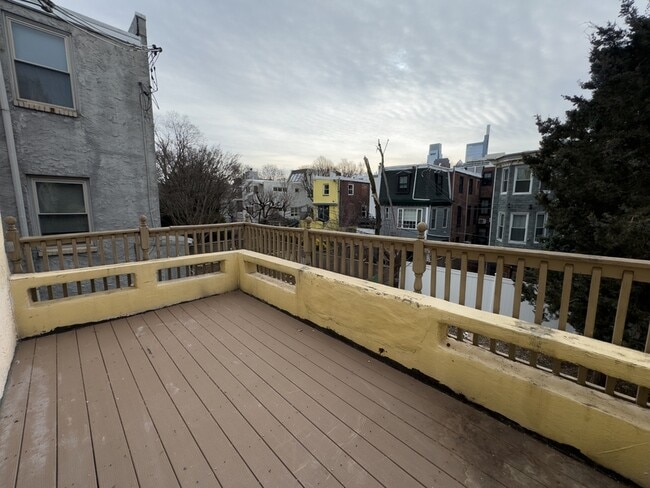 Photo - 2036 Wallace St