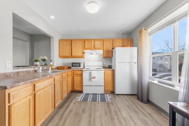 Pine Rock Townhomes  Student Living