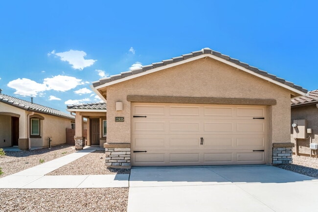 Building Photo - 12835 N Peony Dr