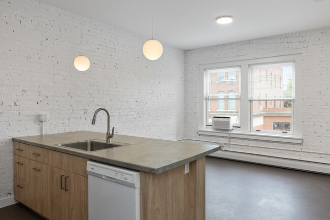 Photo - 187 Pearl St