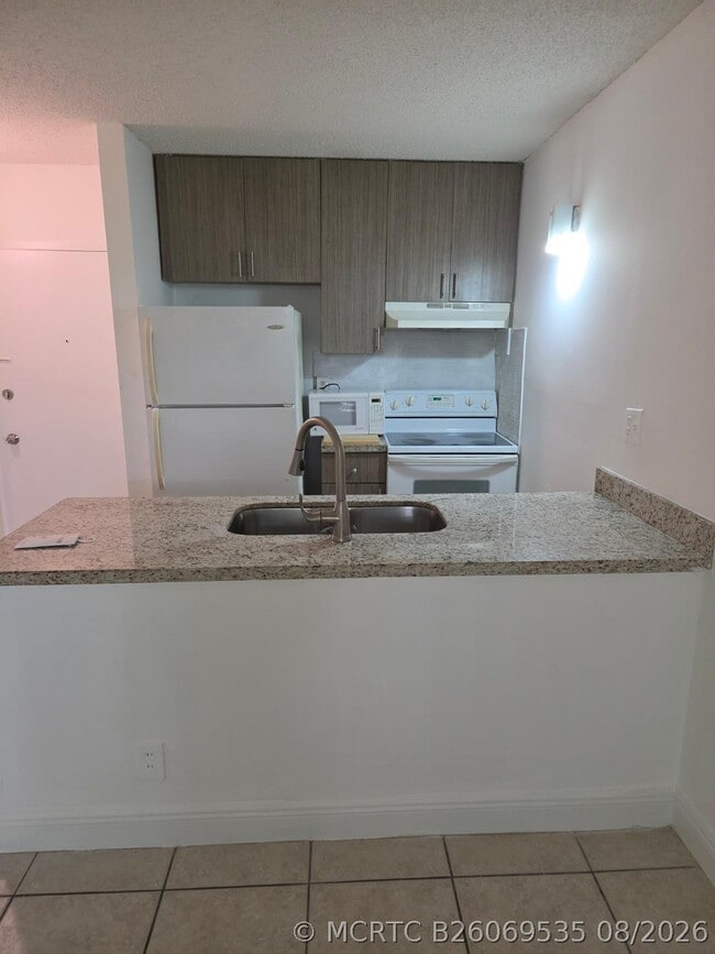 Photo - 2401 Riverside Dr Unit 306-B