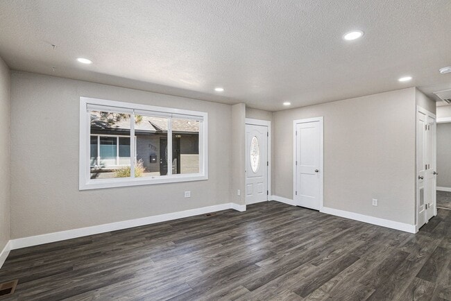 Photo - Hale neighborhood duplex w/large patio for...