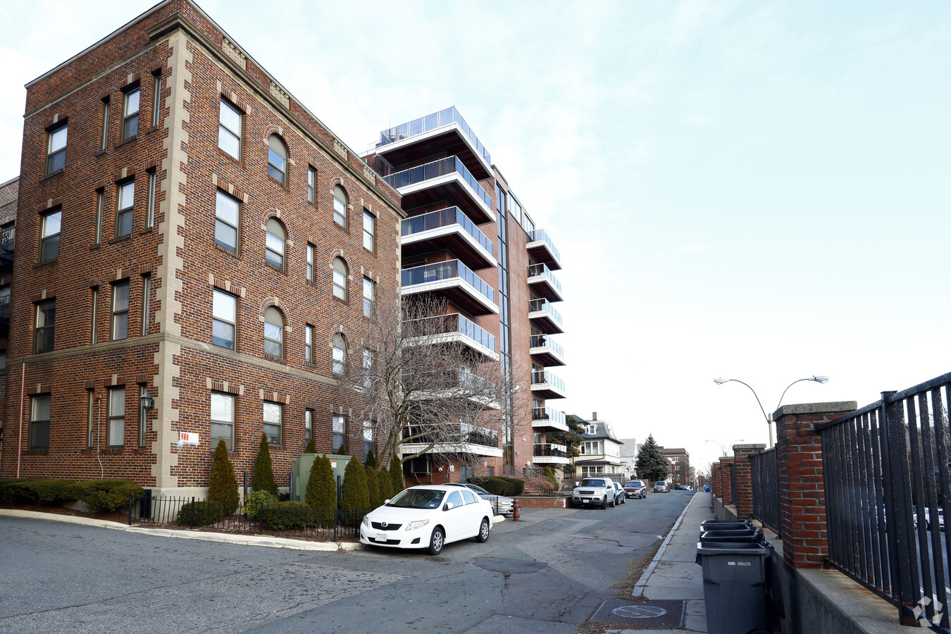 Photo - Summit Apartments