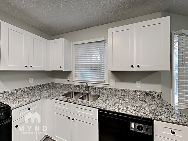 Photo - 5657 Riding Woods Dr SW