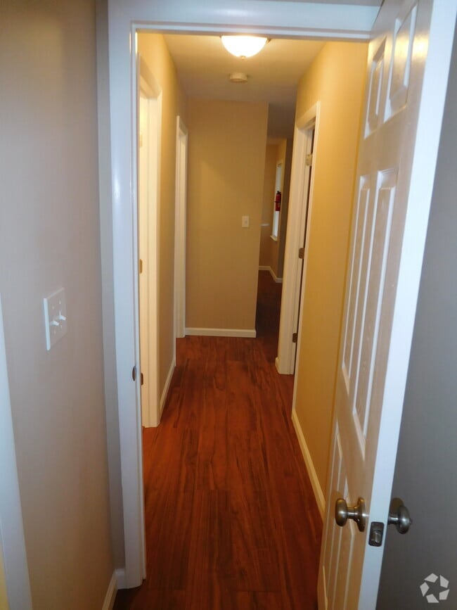 Building Photo - 700 N Franklin Blvd, Unit 1603 Rental