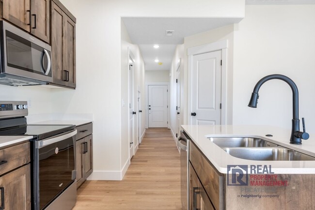 Photo - BRAND NEW 3 bed 2.5 Bath Townhome - Small dog negotiable