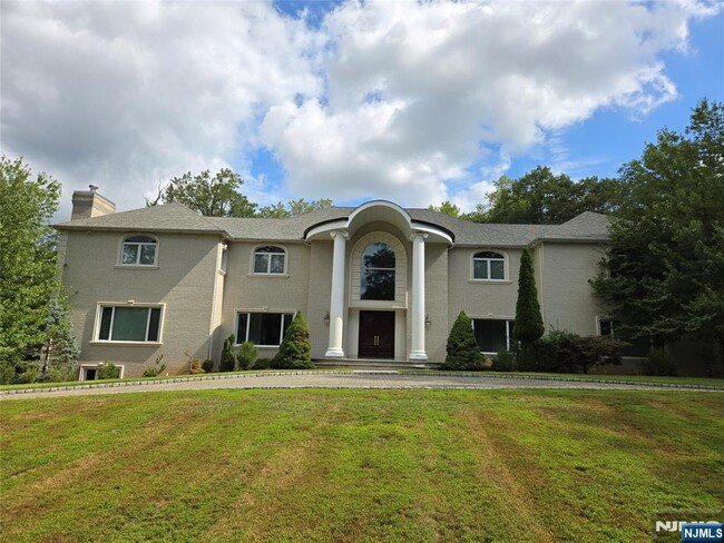 Building Photo - 95 Fox Hedge Rd Rental