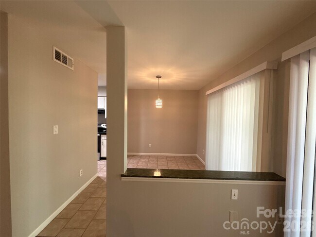 Photo - 11002 Harrowfield Rd