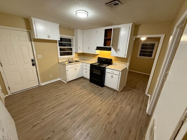 Photo - Charming 3 Bed/1.5 Bath Home in Montgomery, AL - $1325/mo