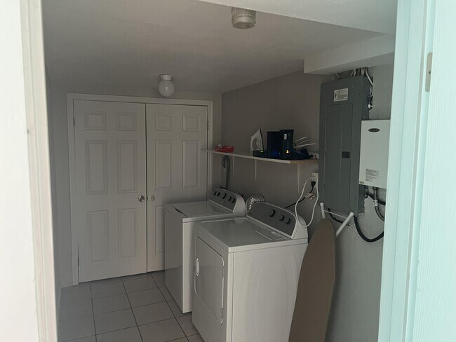 Photo - 6771 Park St S