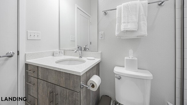 Photo - 3022 Zuni St Unidad 202