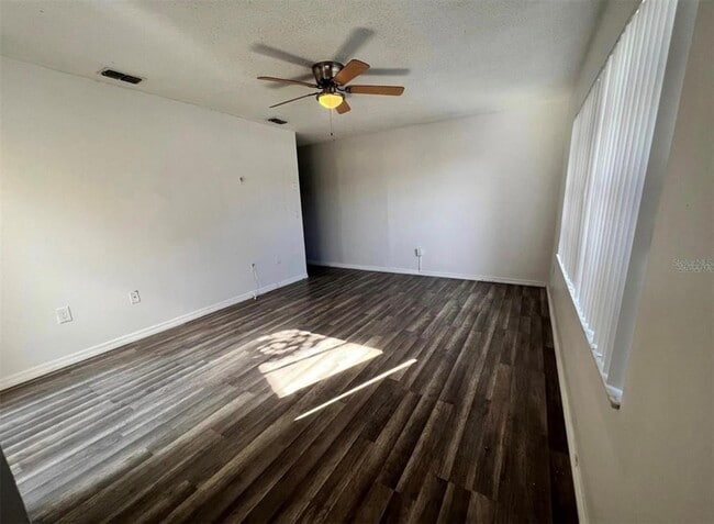 Photo - 1089 Woodman Way