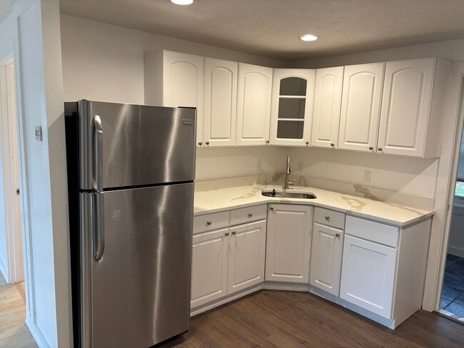 Photo - 39 Raymond St Unit R