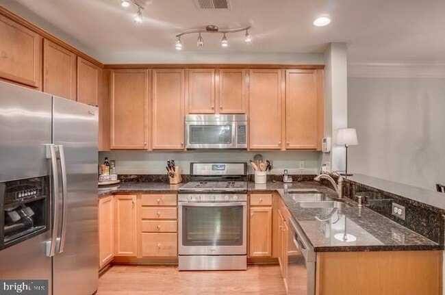 Photo - 2291 Kew Gardens Dr