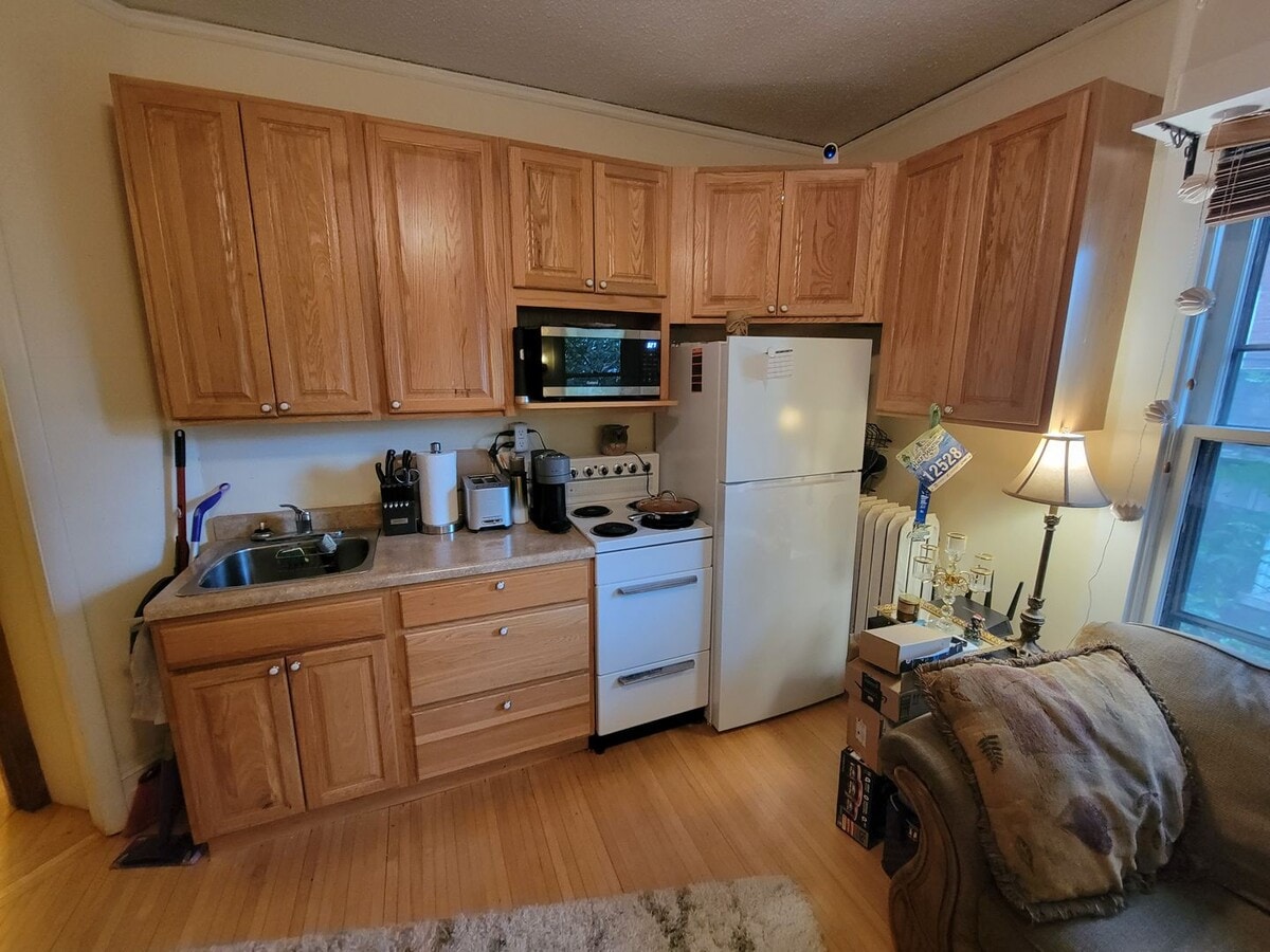 Photo - AVAILABLE AUGUST - Electric Included in Rent! Unit 2B