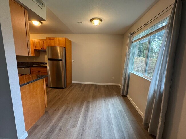 Photo - 2Bd/1Ba Kirkland Condo Unit B