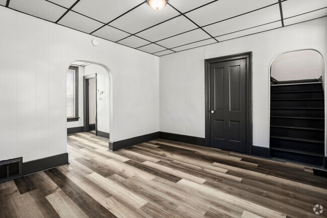 Building Photo - 300 Sherry St Unit 304 Sherry Street Rental
