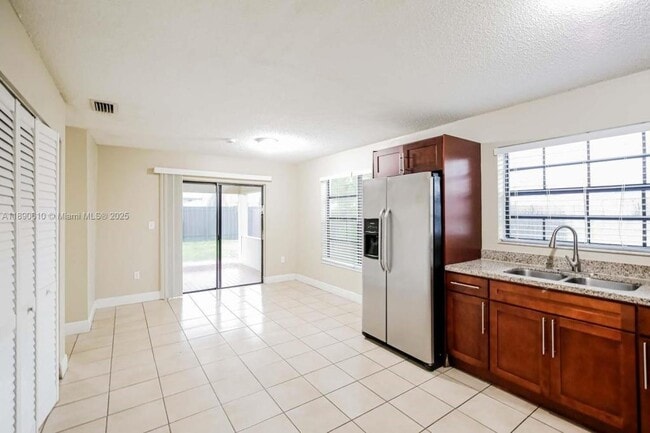 Photo - 20015 W Oakmont Cir