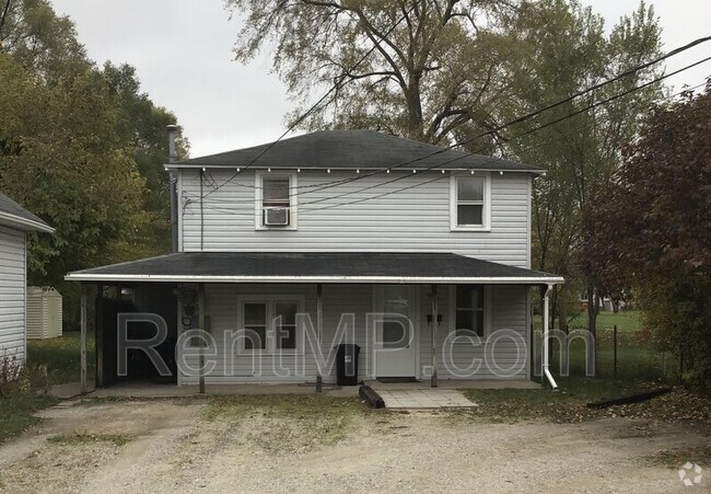 Building Photo - 1024 E Chippewa St Rental