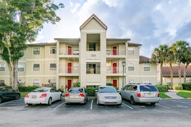 Building Photo - 3004 Parkway Blvd Unit Apt 209