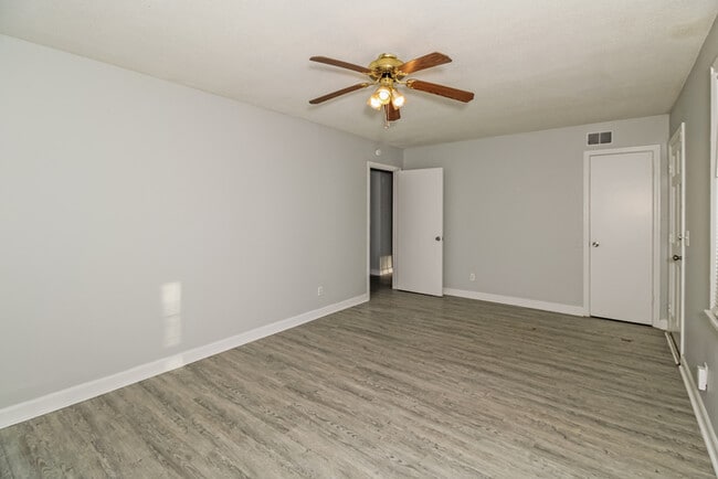 Photo - 1808 Laredo Dr