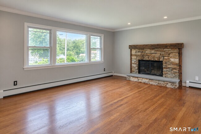 54 Halsey Dr