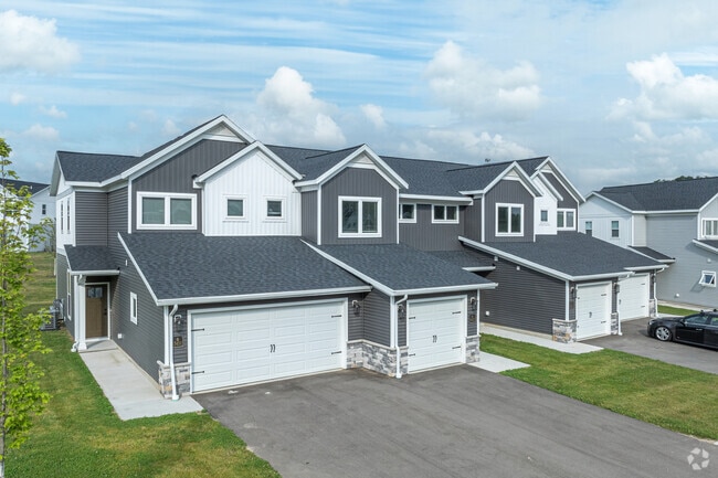 Building Photo - Meadowood Townhomes